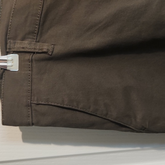 NWT‎ Volcom Road Trip Chino Shorts Mens Olive Green Logos Pockets Size 32 Preppy - Picture 3 of 9